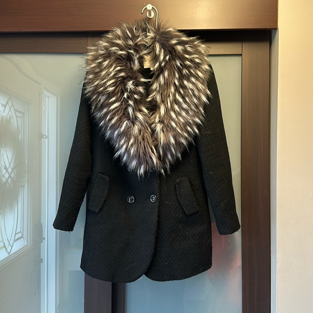 Black peacoat with removable fur collar